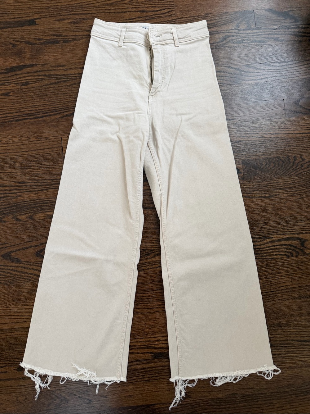 Zara Wide-Leg High-Rise Jeans in Off-White
